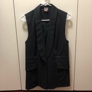 Kit & Ace athleisure vest